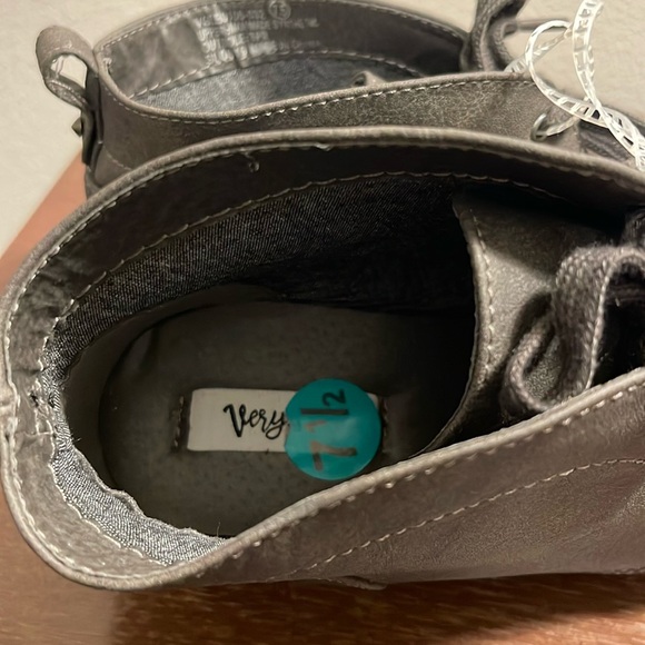 Very G Ankle Boots - Picture 6 of 7